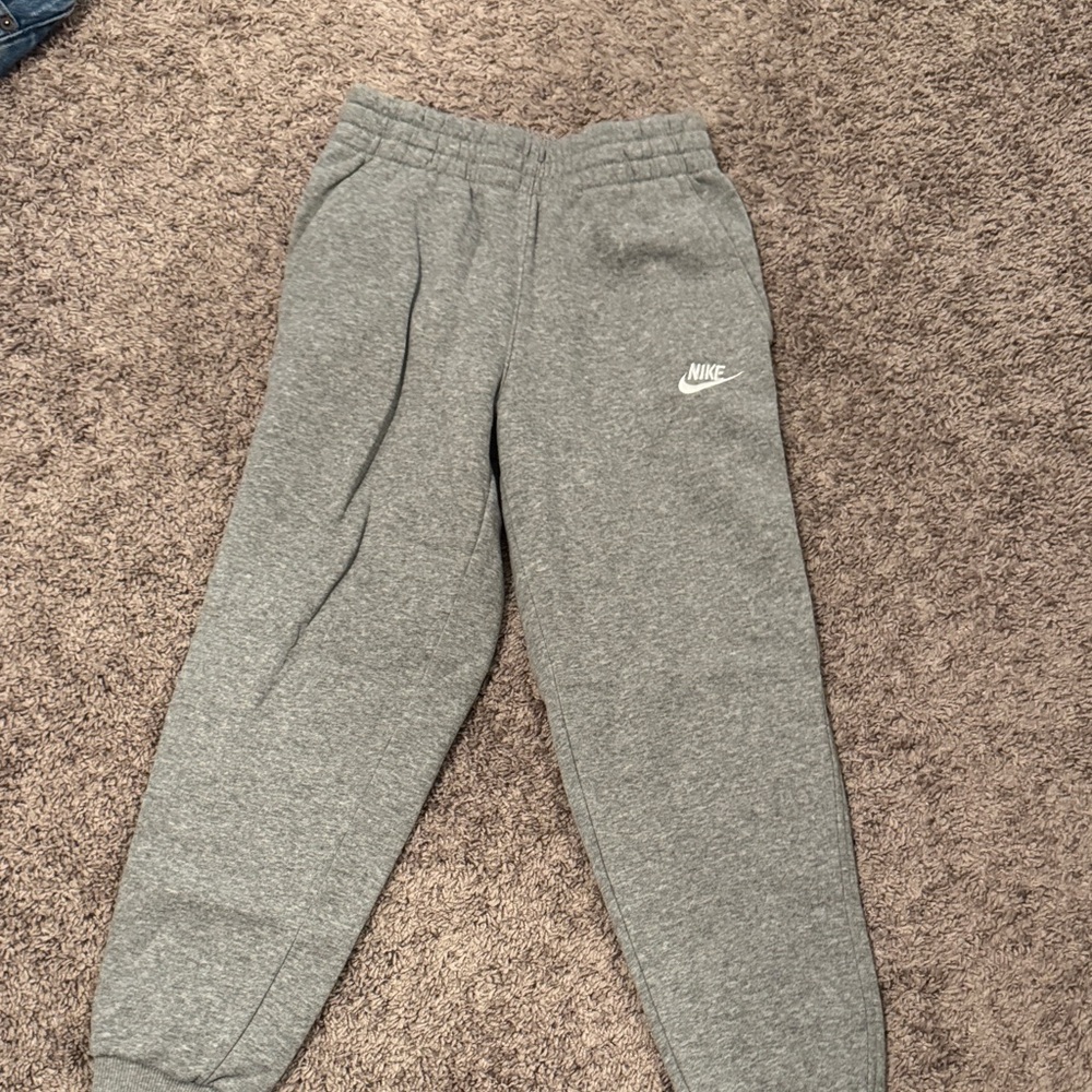 Nike Kids Joggers in Gray